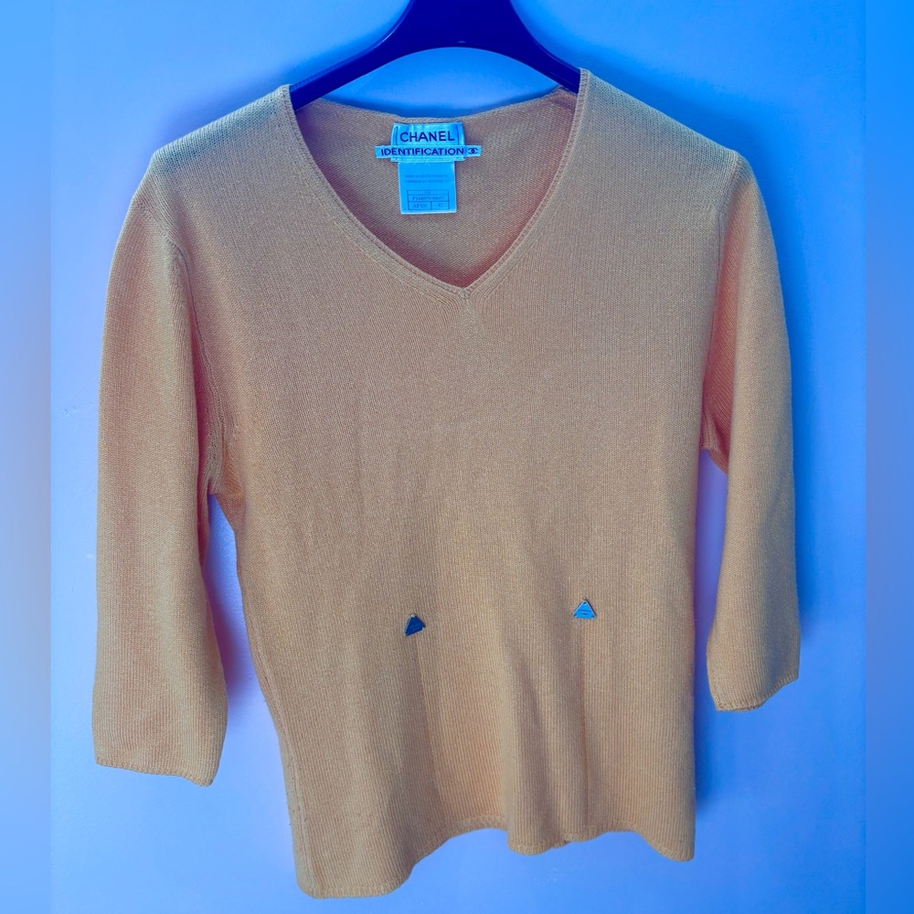 Authentic CHANEL cashmere knit 1996 yellow sweater 42